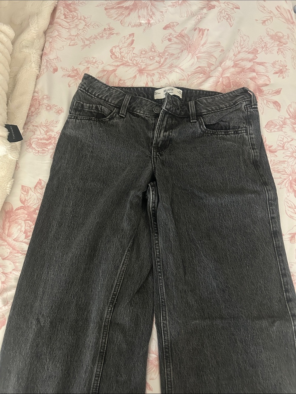 Hollister Women's Straight Leg Jeans in Washed Black